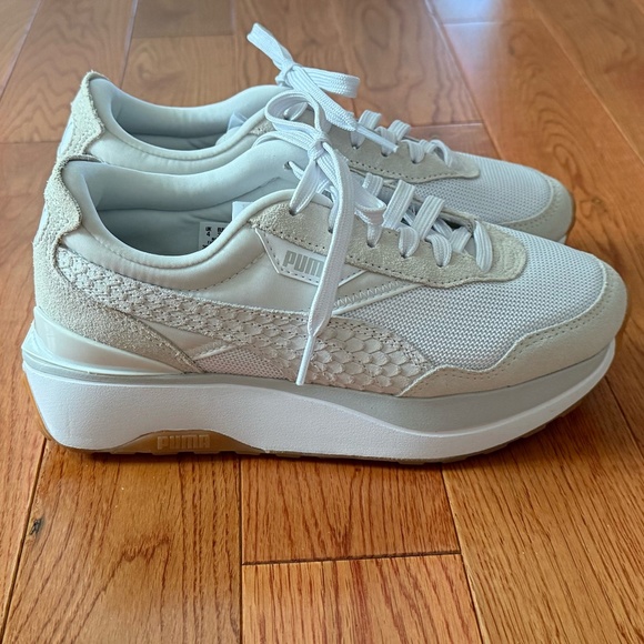 New w/o Box, Puma Platform Sneakers, White, Size 6.5 - Picture 2 of 10